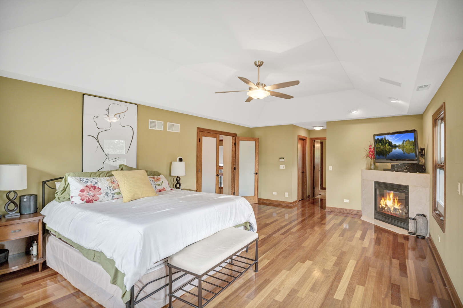 1535 S Douglas Avenue, Arlington Heights, IL 60005