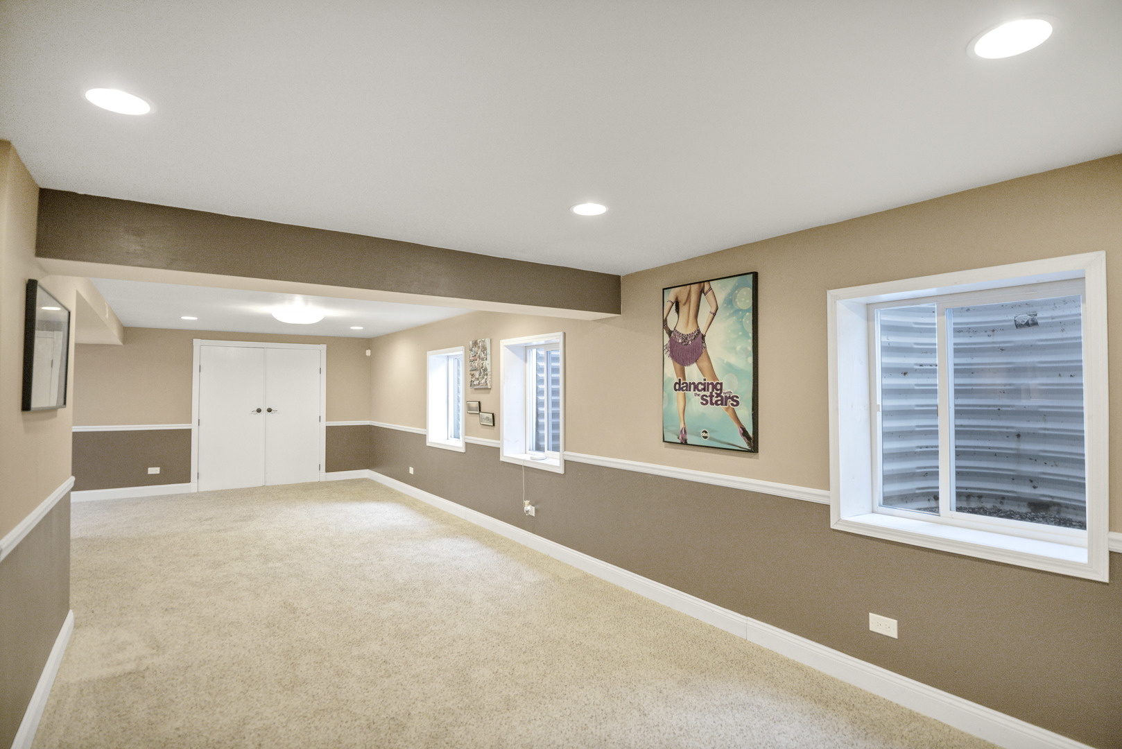 1535 S Douglas Avenue, Arlington Heights, IL 60005