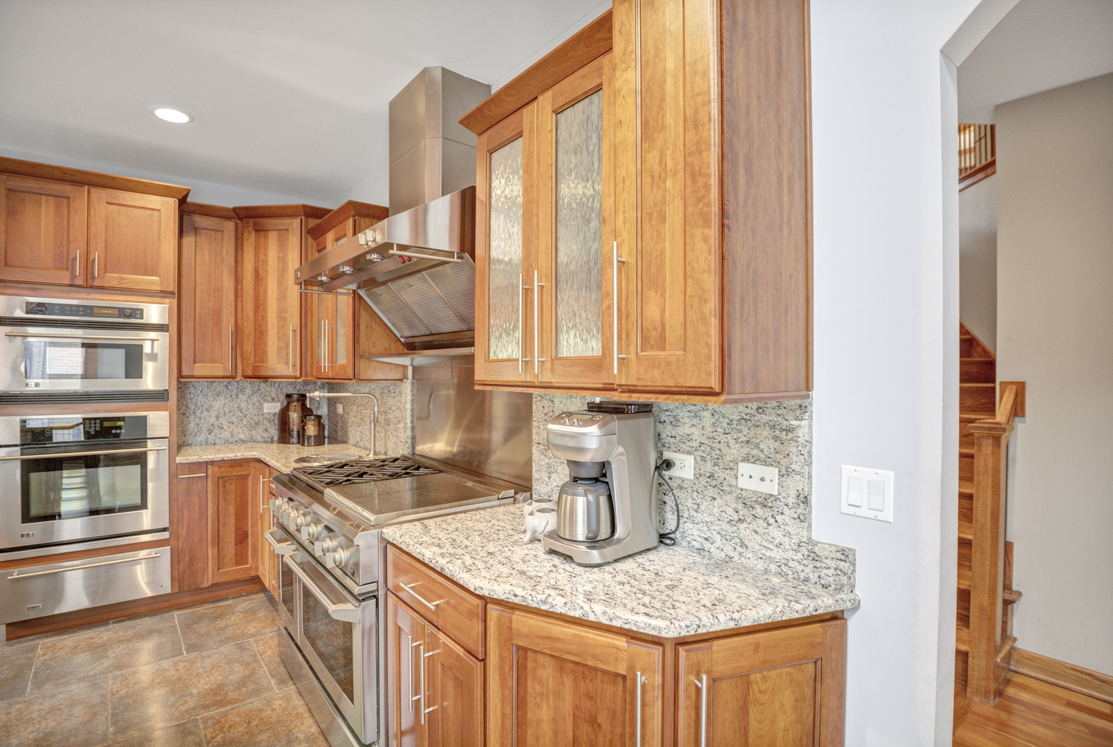 1535 S Douglas Avenue, Arlington Heights, IL 60005