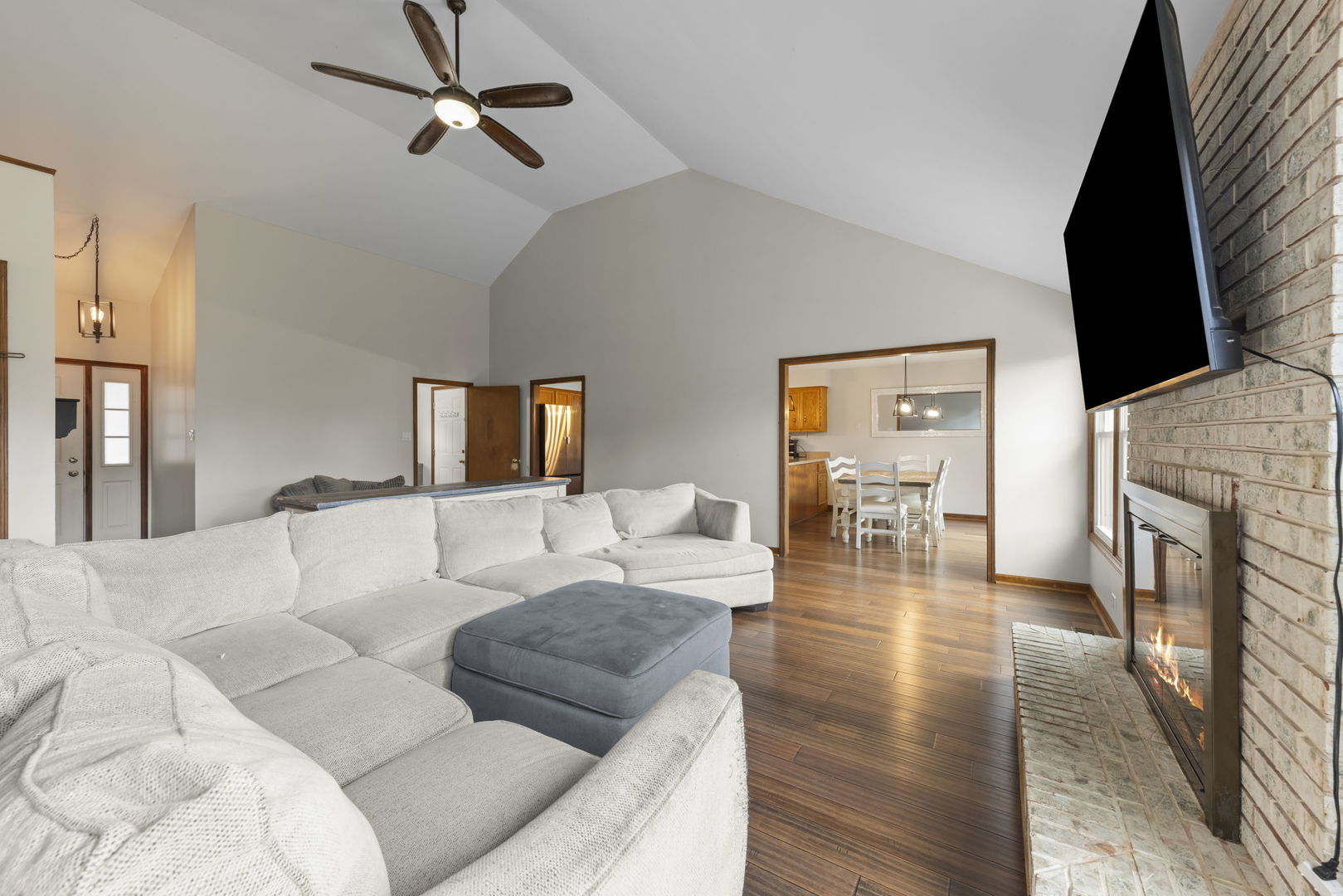 1801 Chestnut Hill Road, Plainfield, IL 60586