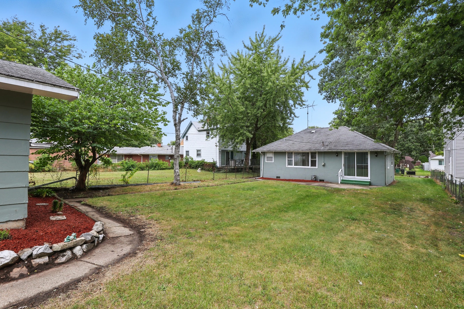 2804 Elim Avenue, Zion, IL 60099