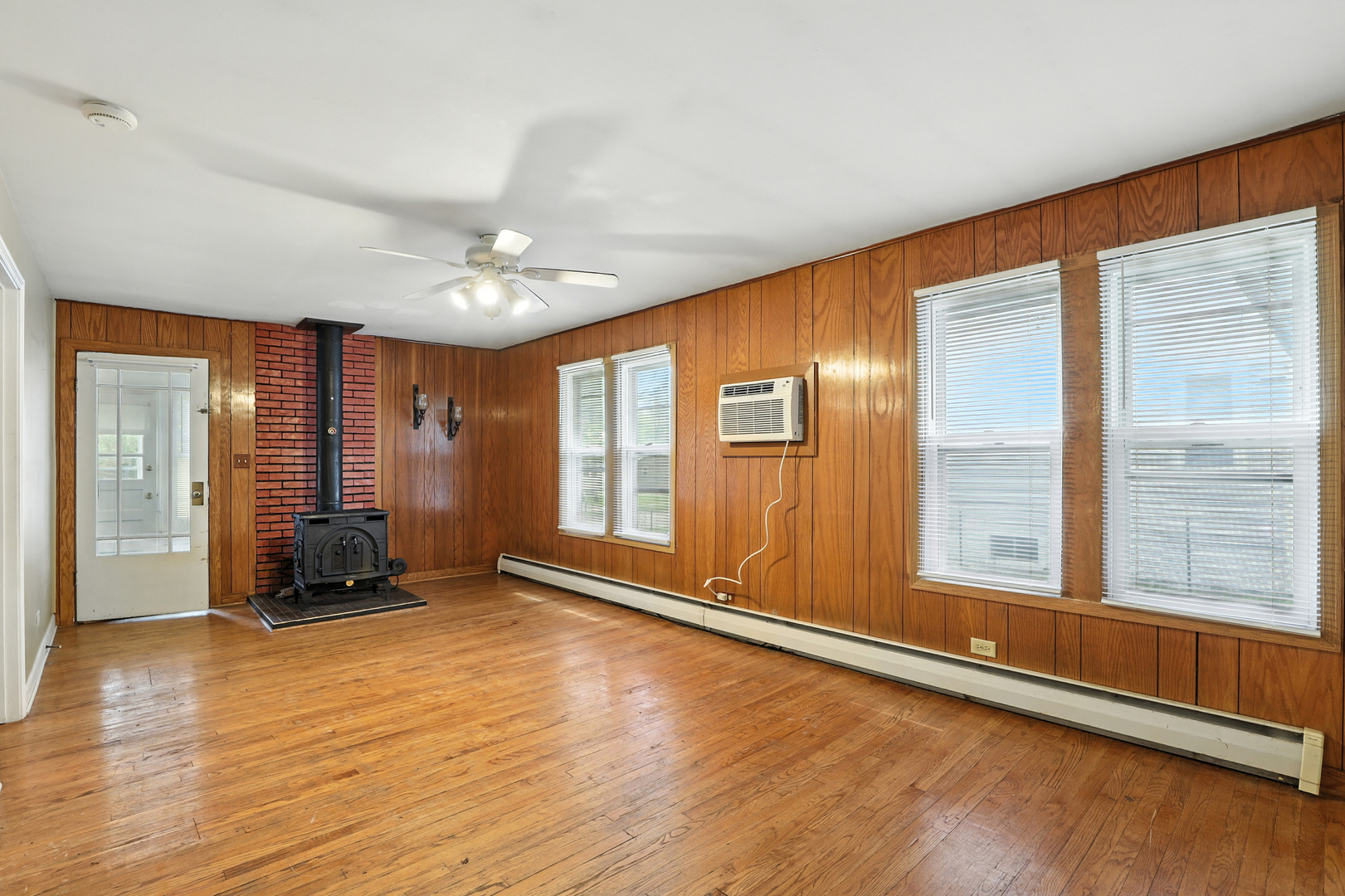 2804 Elim Avenue, Zion, IL 60099