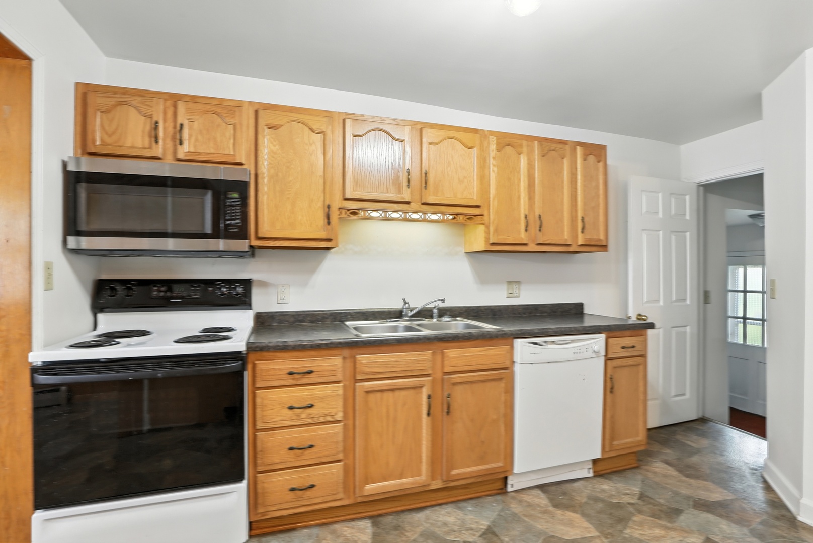 2804 Elim Avenue, Zion, IL 60099
