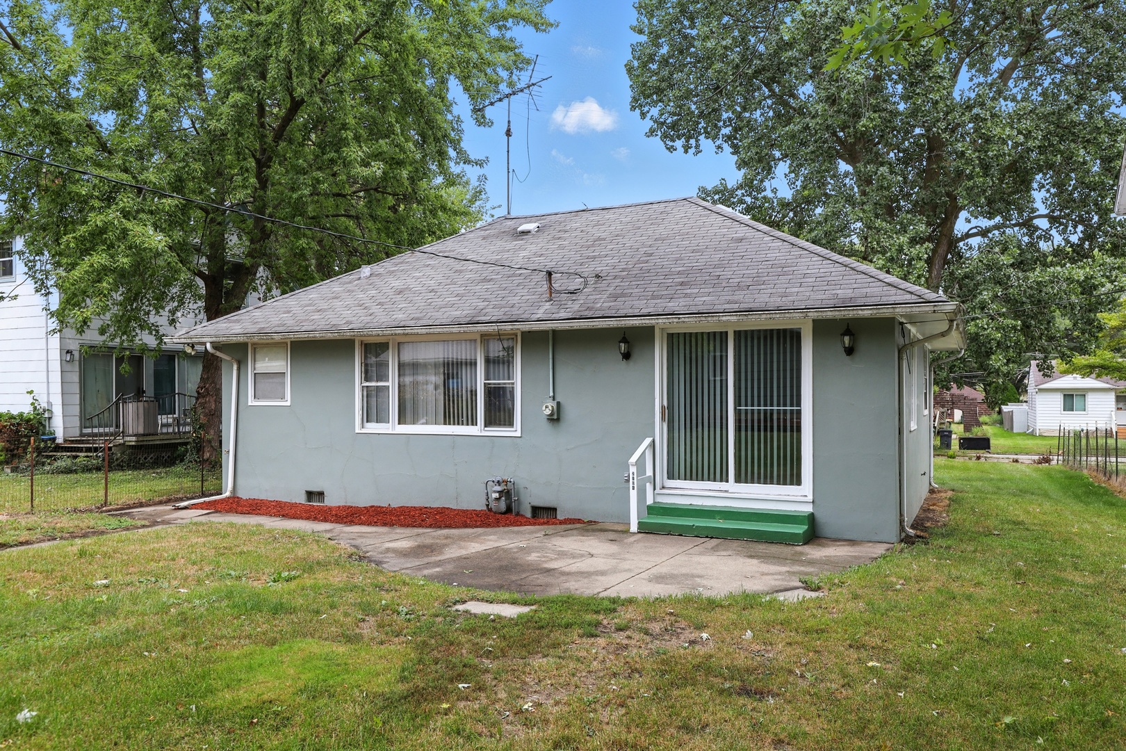 2804 Elim Avenue, Zion, IL 60099
