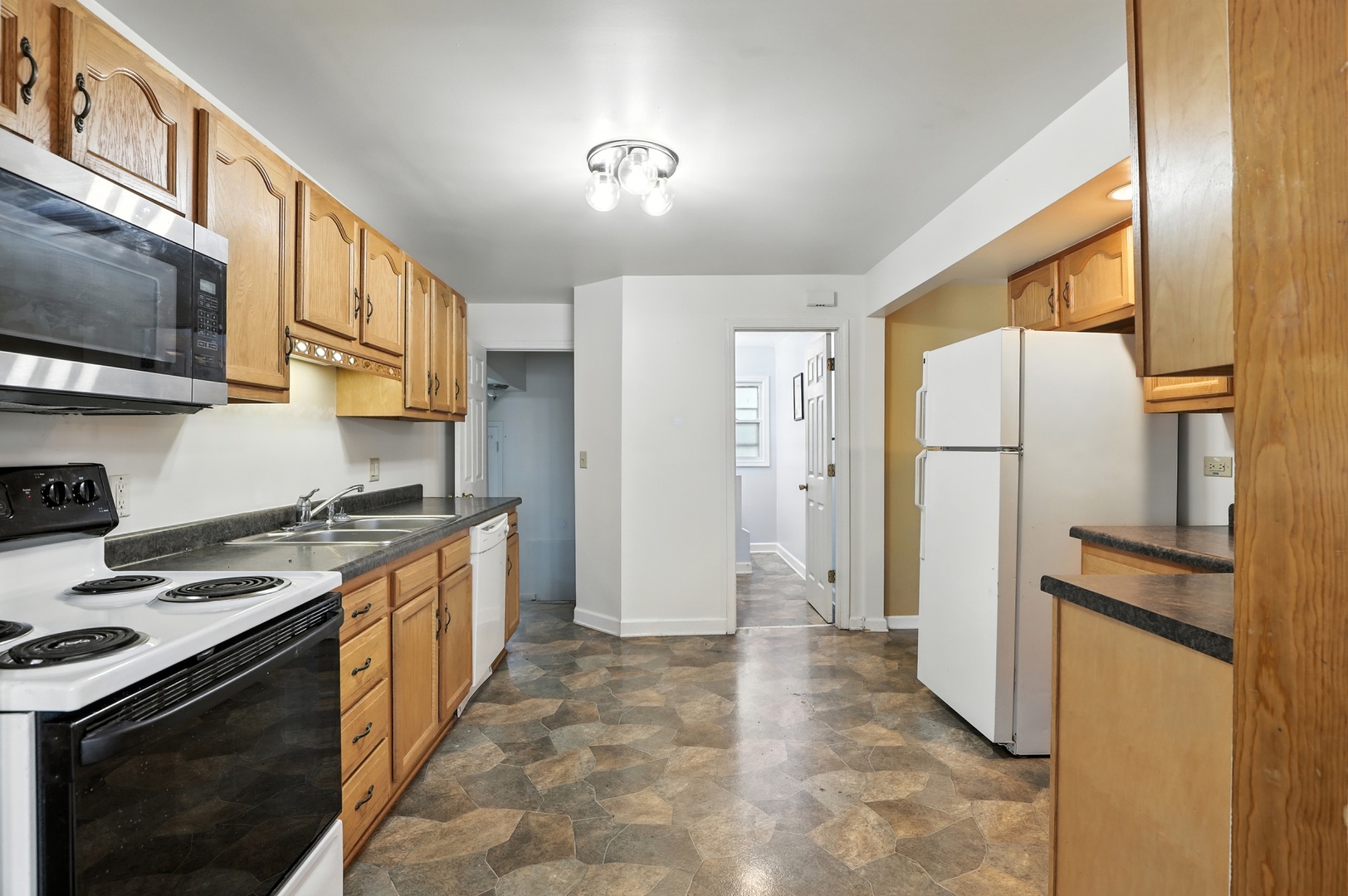 2804 Elim Avenue, Zion, IL 60099