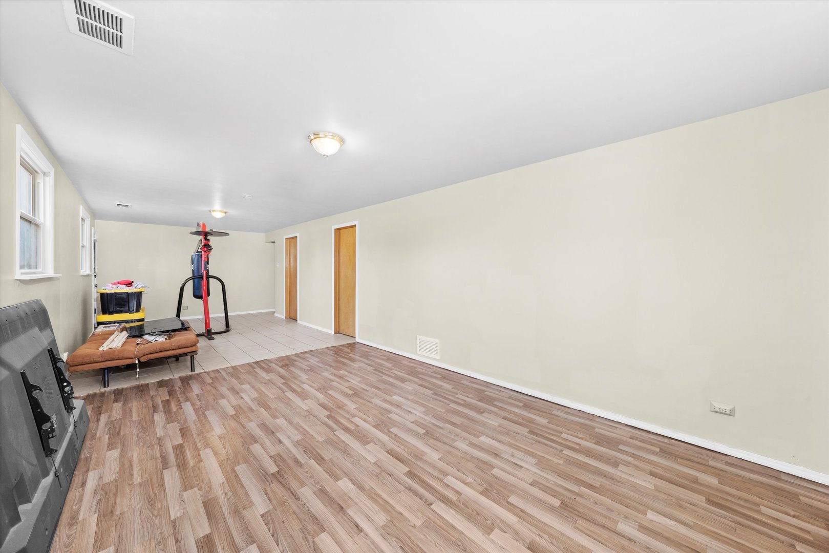 1012 E 159th Place, South Holland, IL 60473