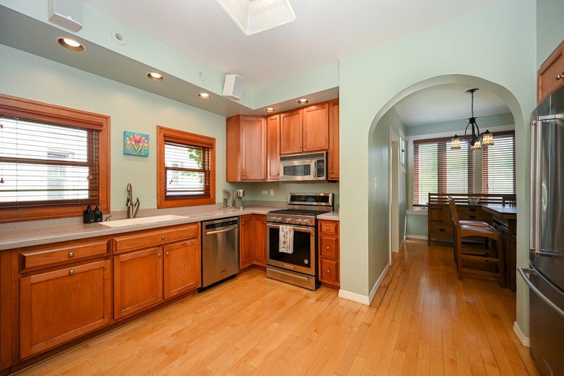 727 Clinton Place, River Forest, IL 60305