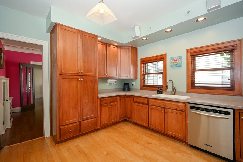 727 Clinton Place, River Forest, IL 60305