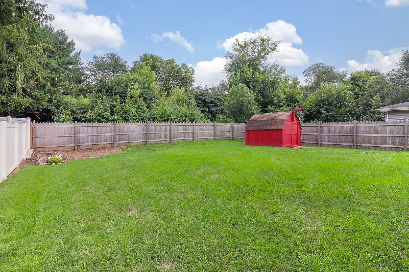 576 Springhill Circle, Naperville, IL 60563