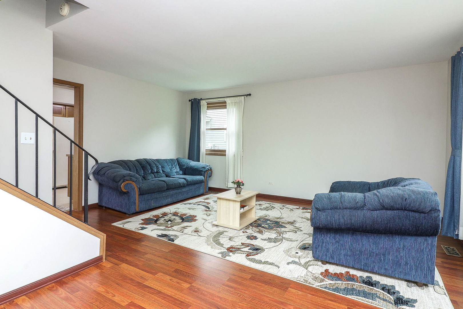 576 Springhill Circle, Naperville, IL 60563