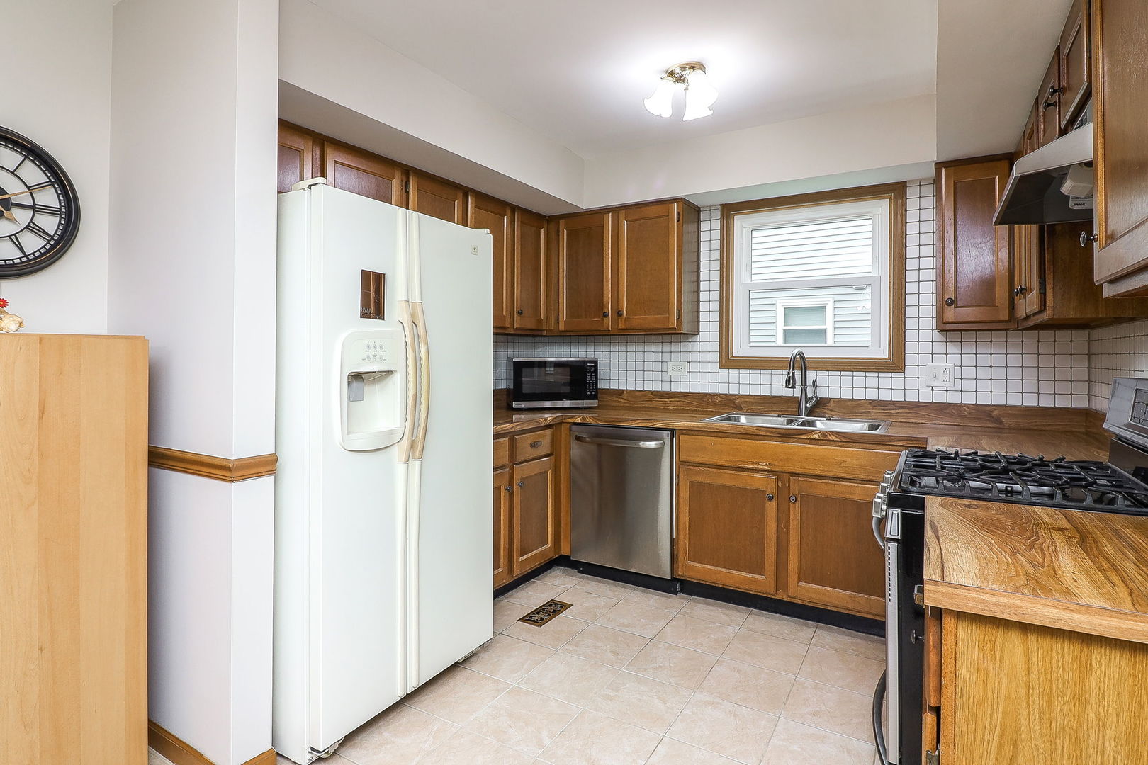 576 Springhill Circle, Naperville, IL 60563