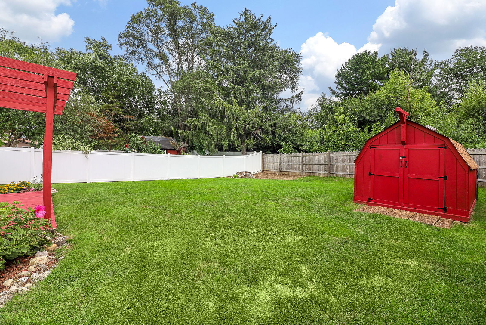 576 Springhill Circle, Naperville, IL 60563