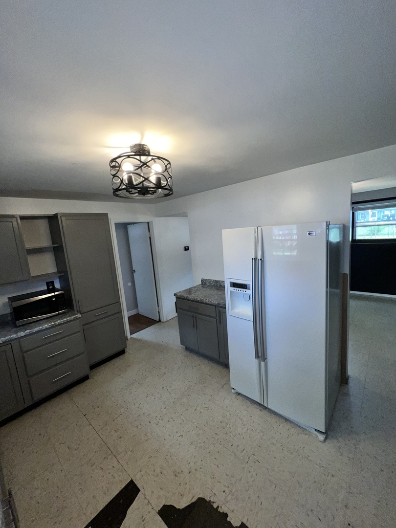 19 Wyndham Drive, Montgomery, IL 60538