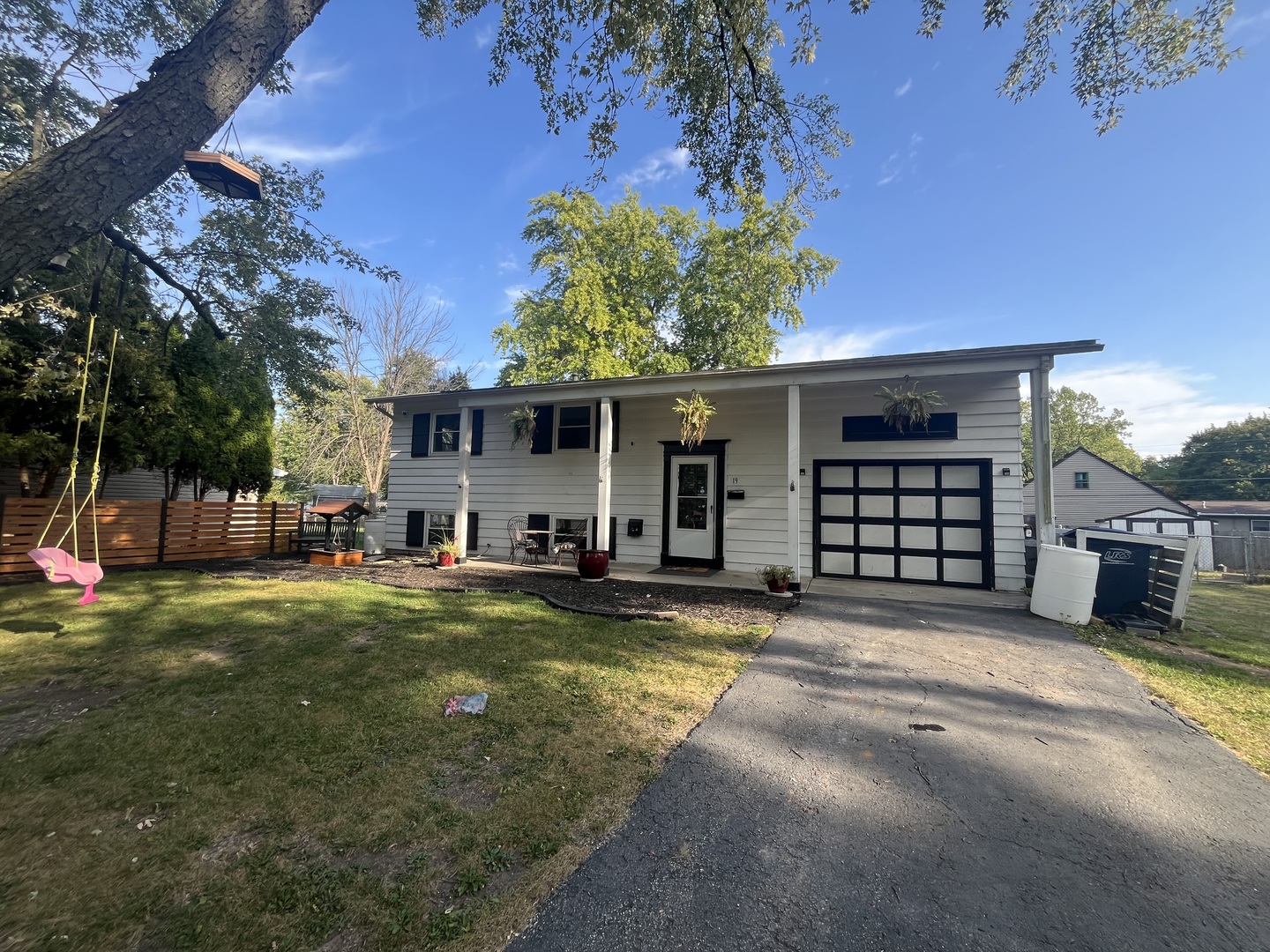 19 Wyndham Drive, Montgomery, IL 60538