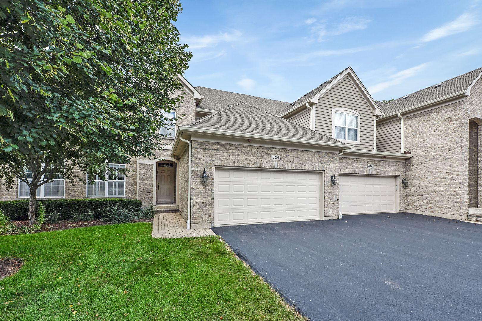 824 Stone Canyon Circle #824, Inverness, IL 60010