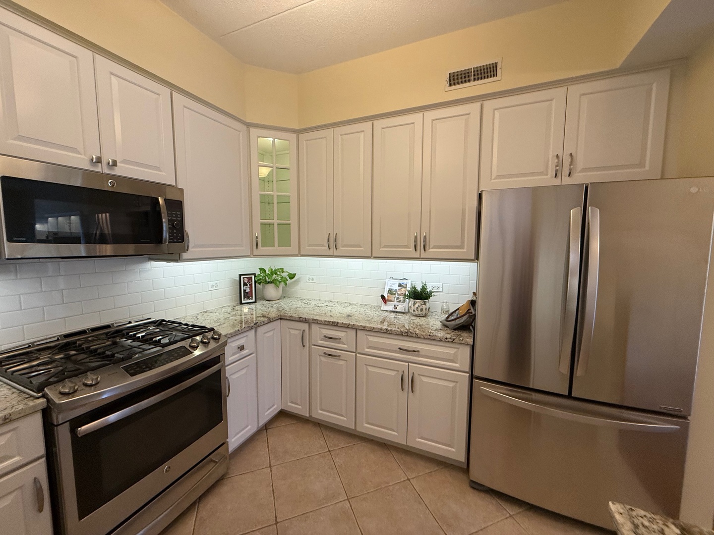 300 E Church Street #204, Libertyville, IL 60048