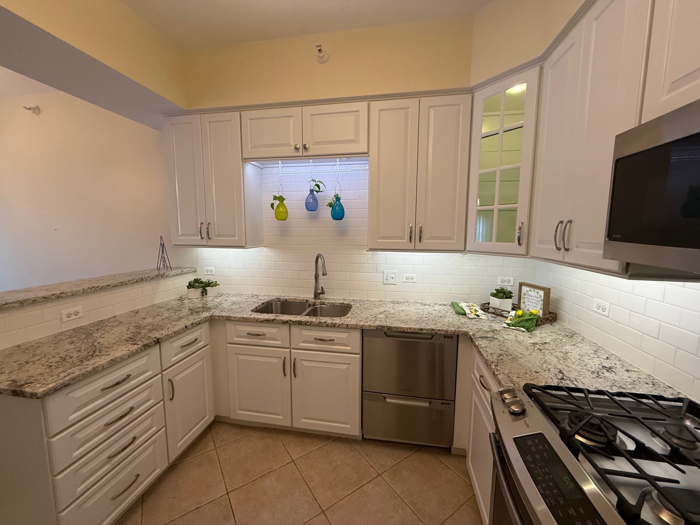 300 E Church Street #204, Libertyville, IL 60048