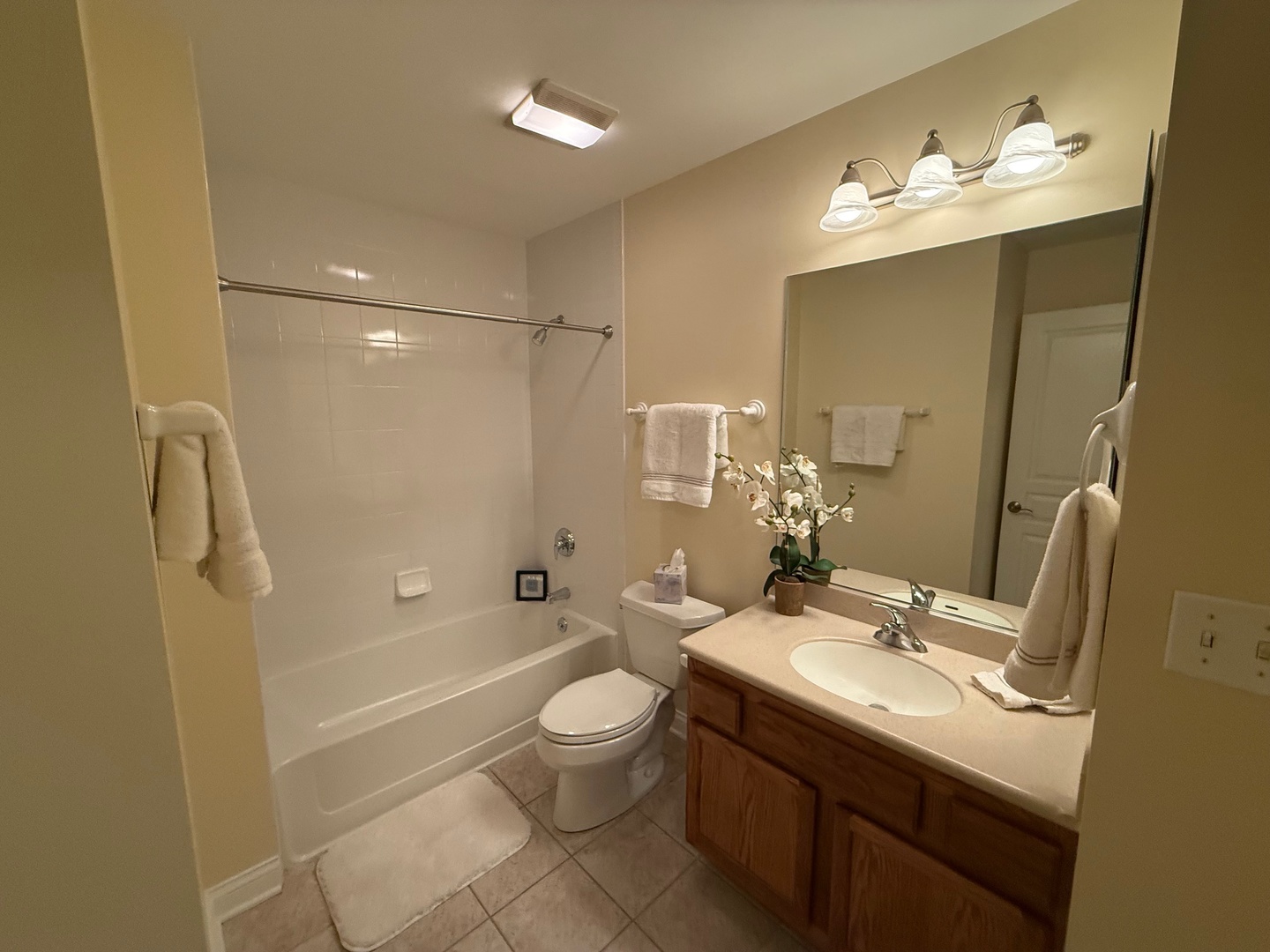 300 E Church Street #204, Libertyville, IL 60048