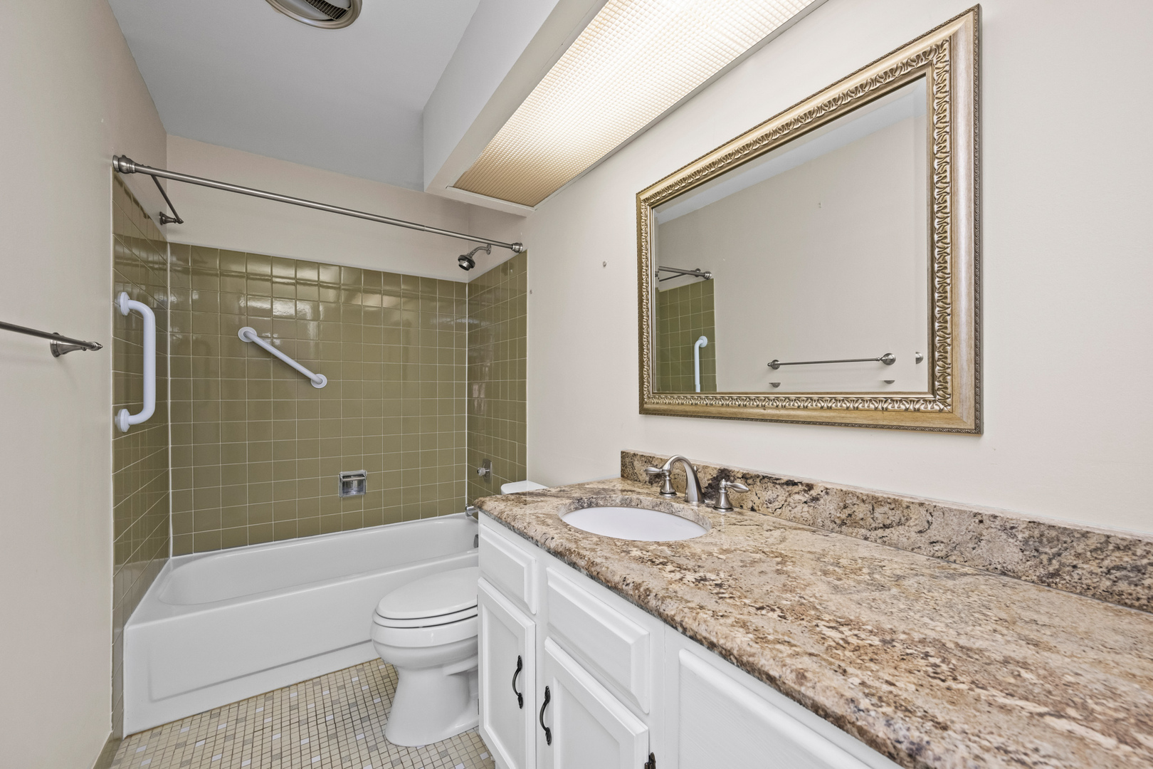 950 E Wilmette Road #418, Palatine, IL 60074