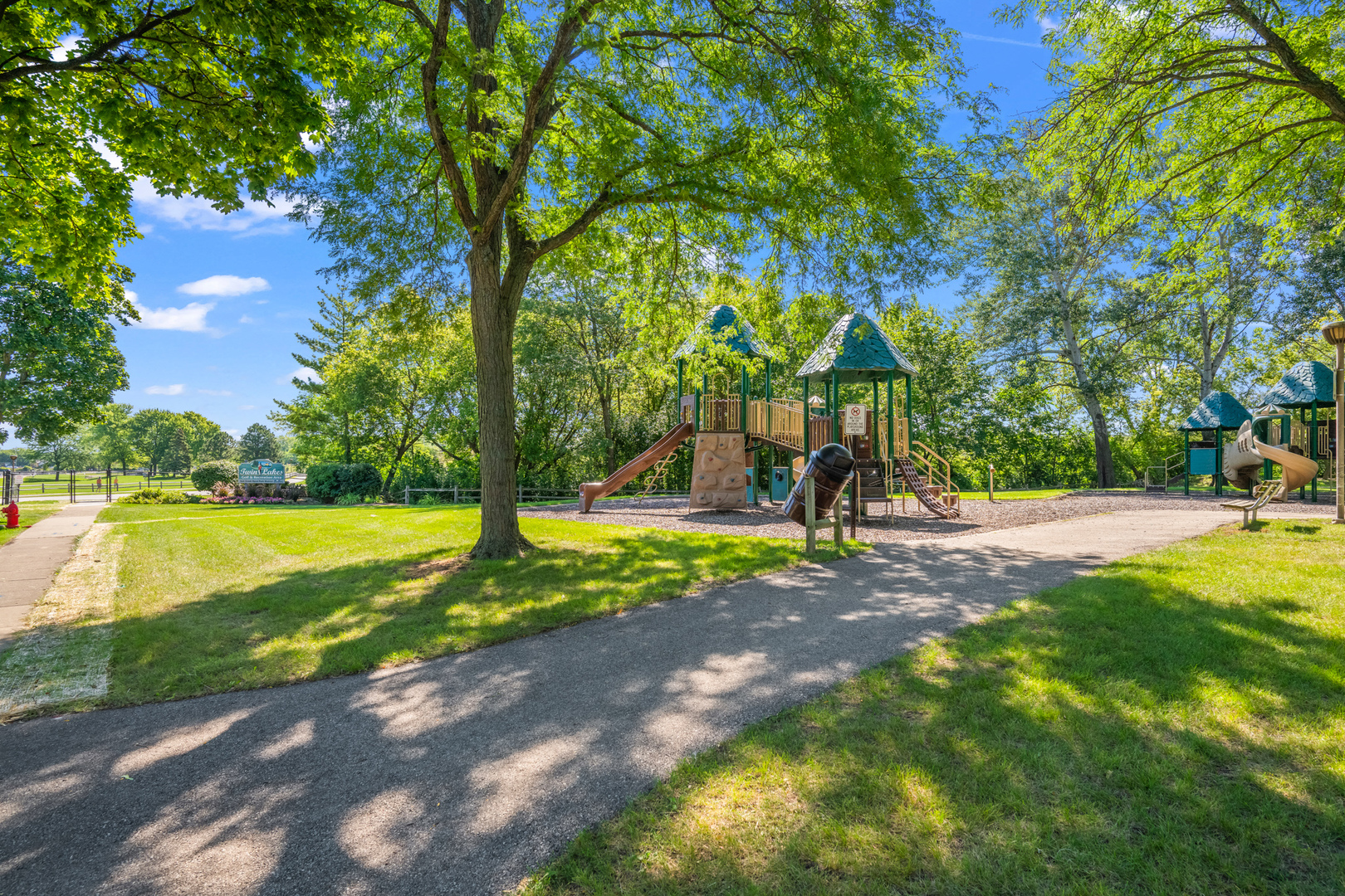 950 E Wilmette Road #418, Palatine, IL 60074