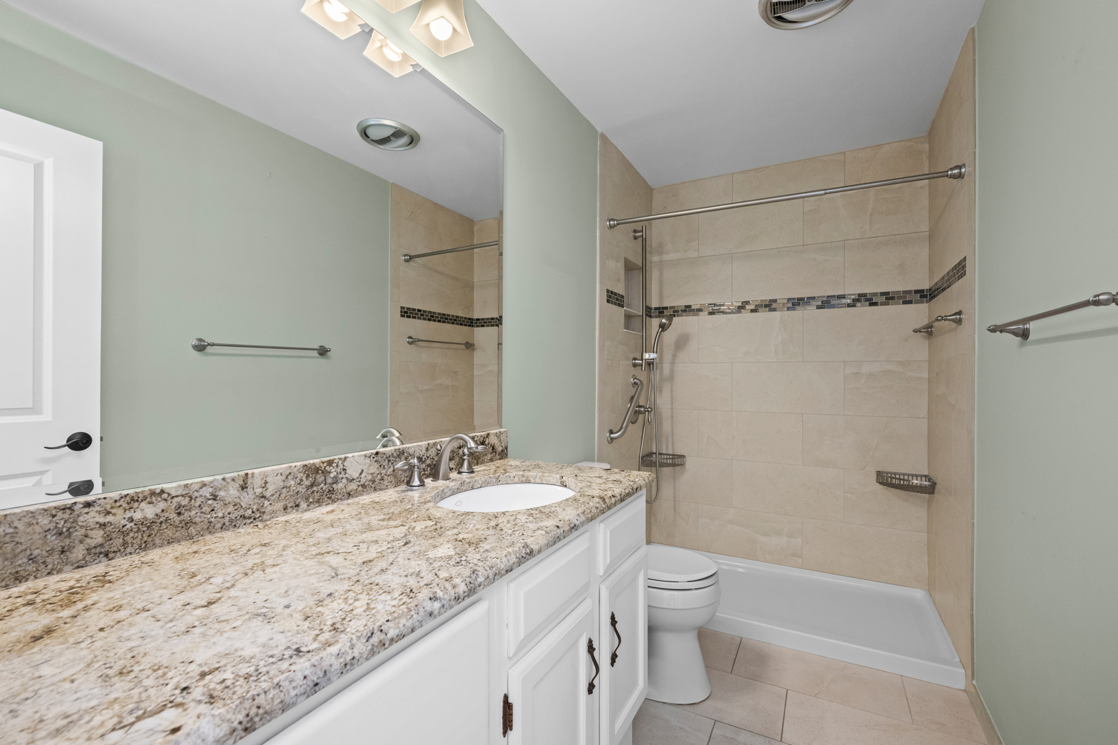 950 E Wilmette Road #418, Palatine, IL 60074