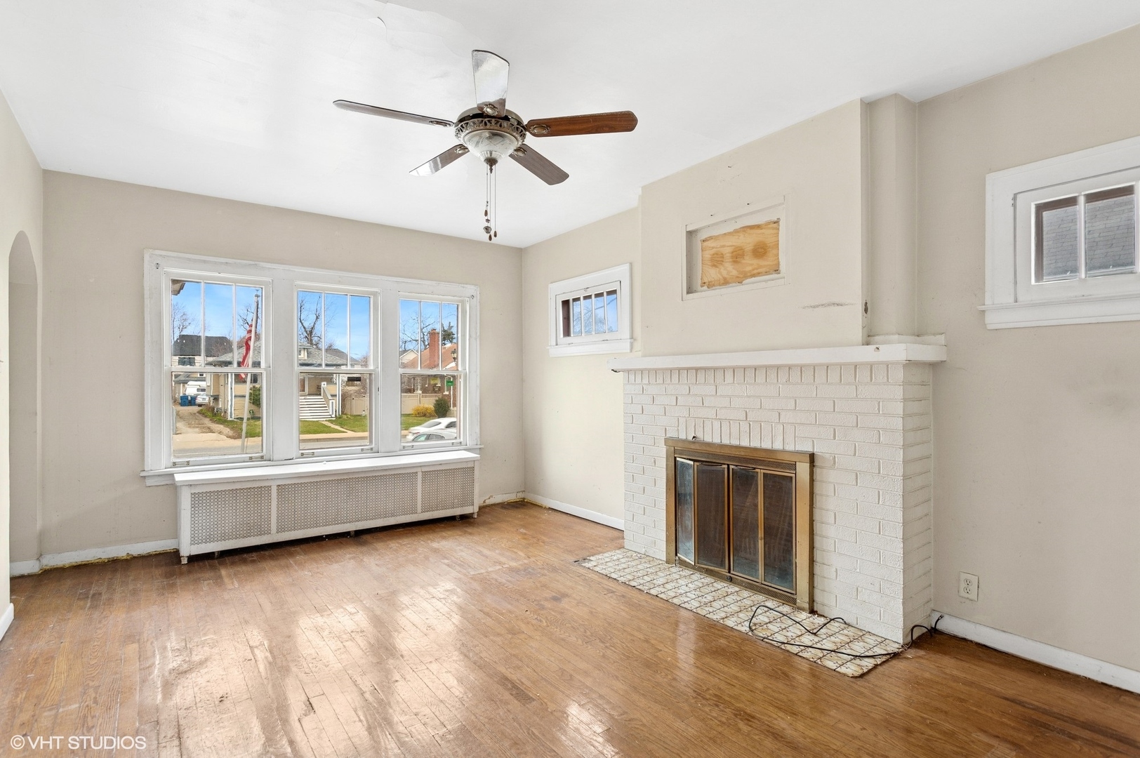 246 E North Avenue, Elmhurst, IL 60126