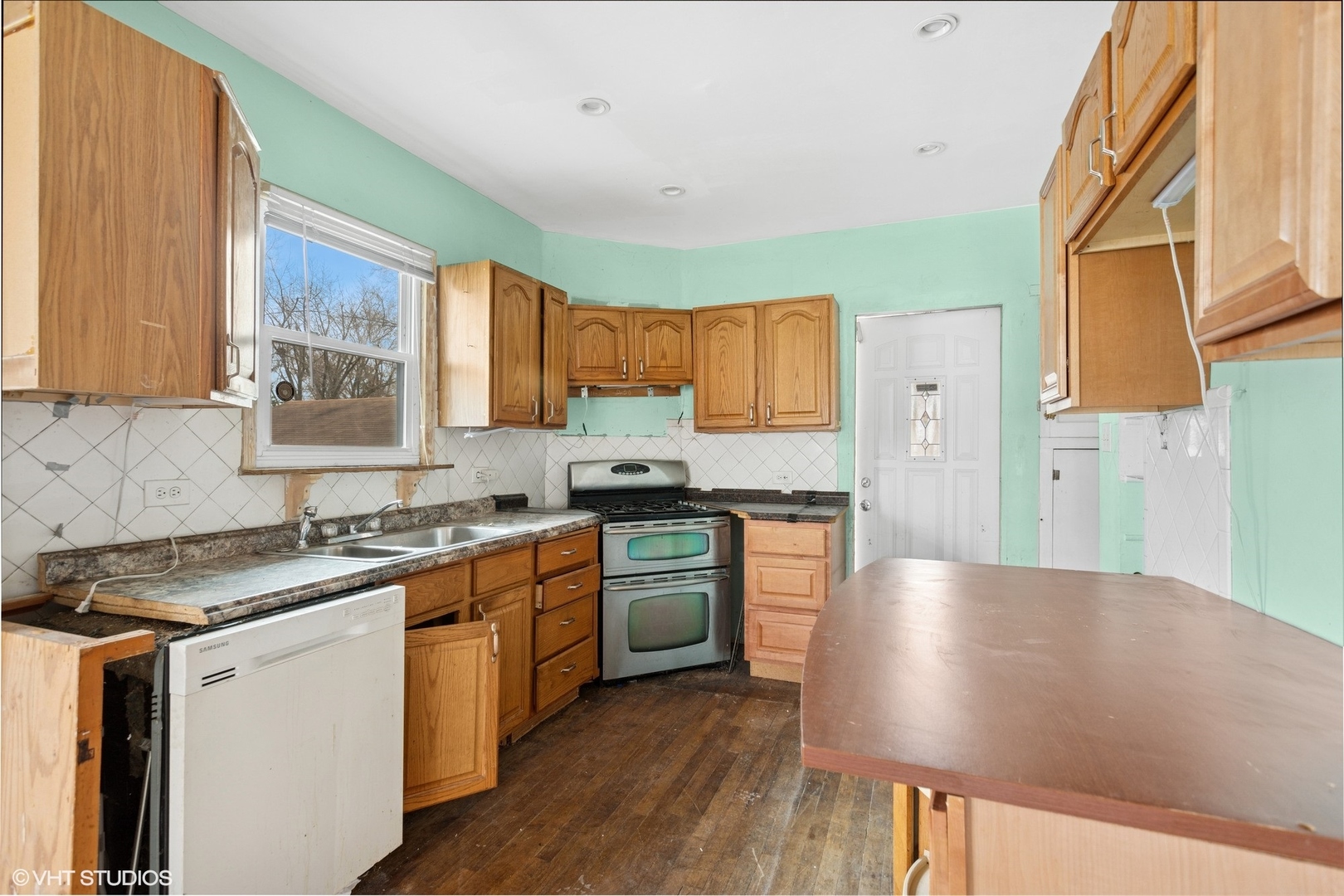 246 E North Avenue, Elmhurst, IL 60126