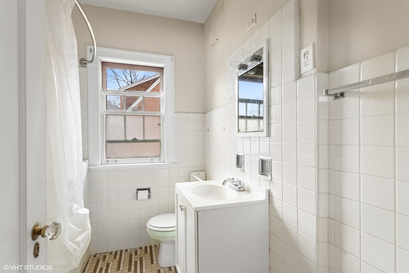 246 E North Avenue, Elmhurst, IL 60126