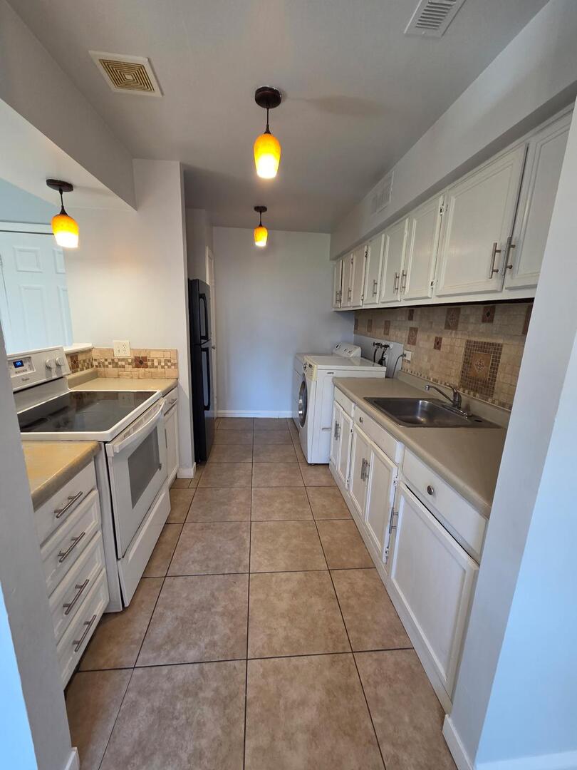 1389 S Glen Circle #D, Aurora, IL 60506