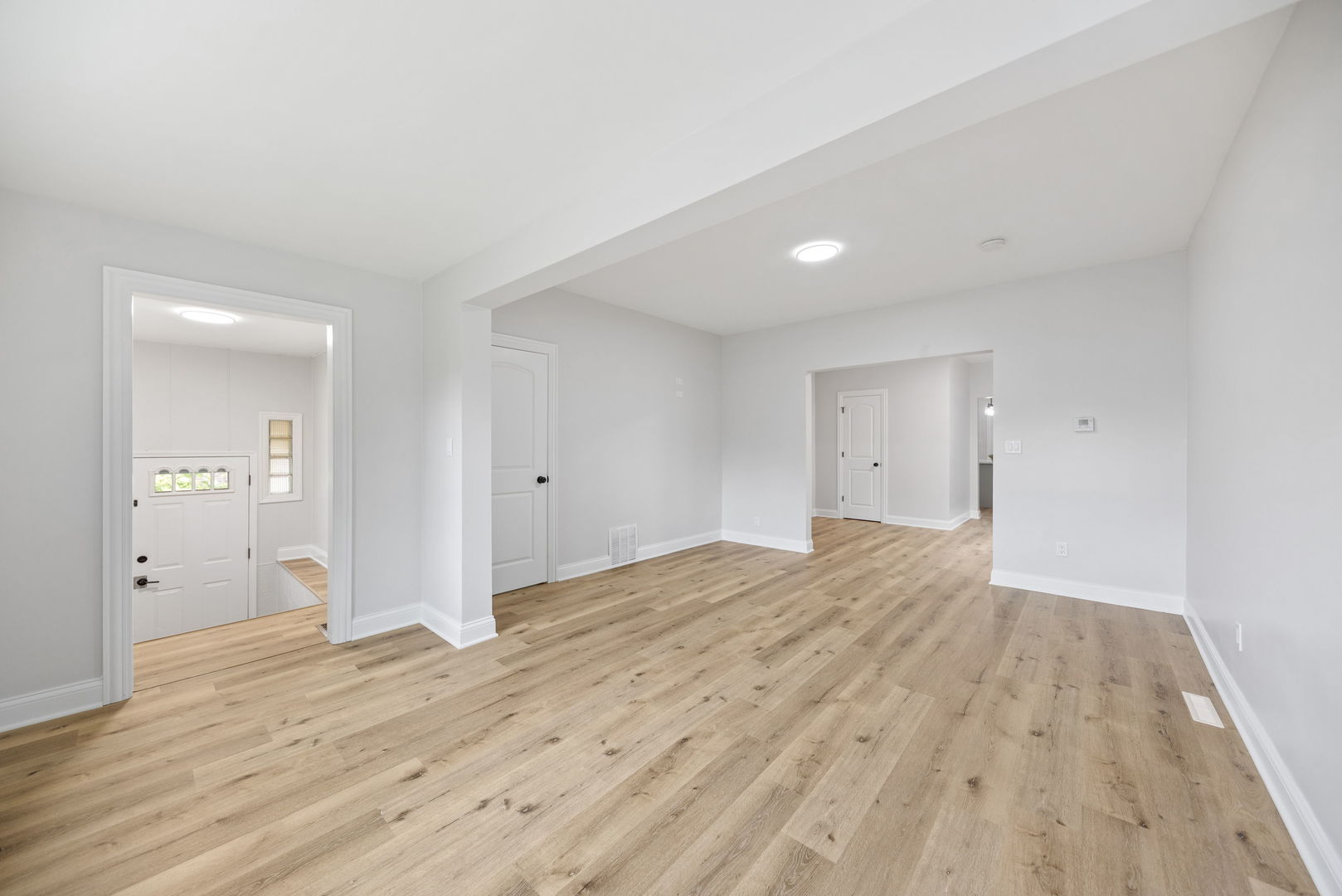 15711 Lowe Avenue, Harvey, IL 60426