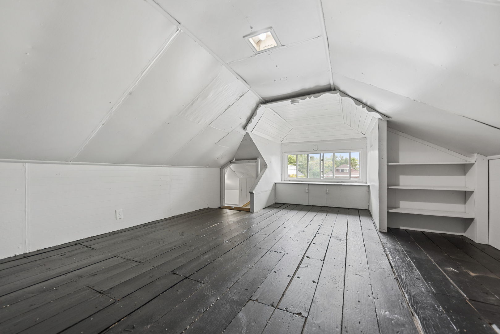 15711 Lowe Avenue, Harvey, IL 60426