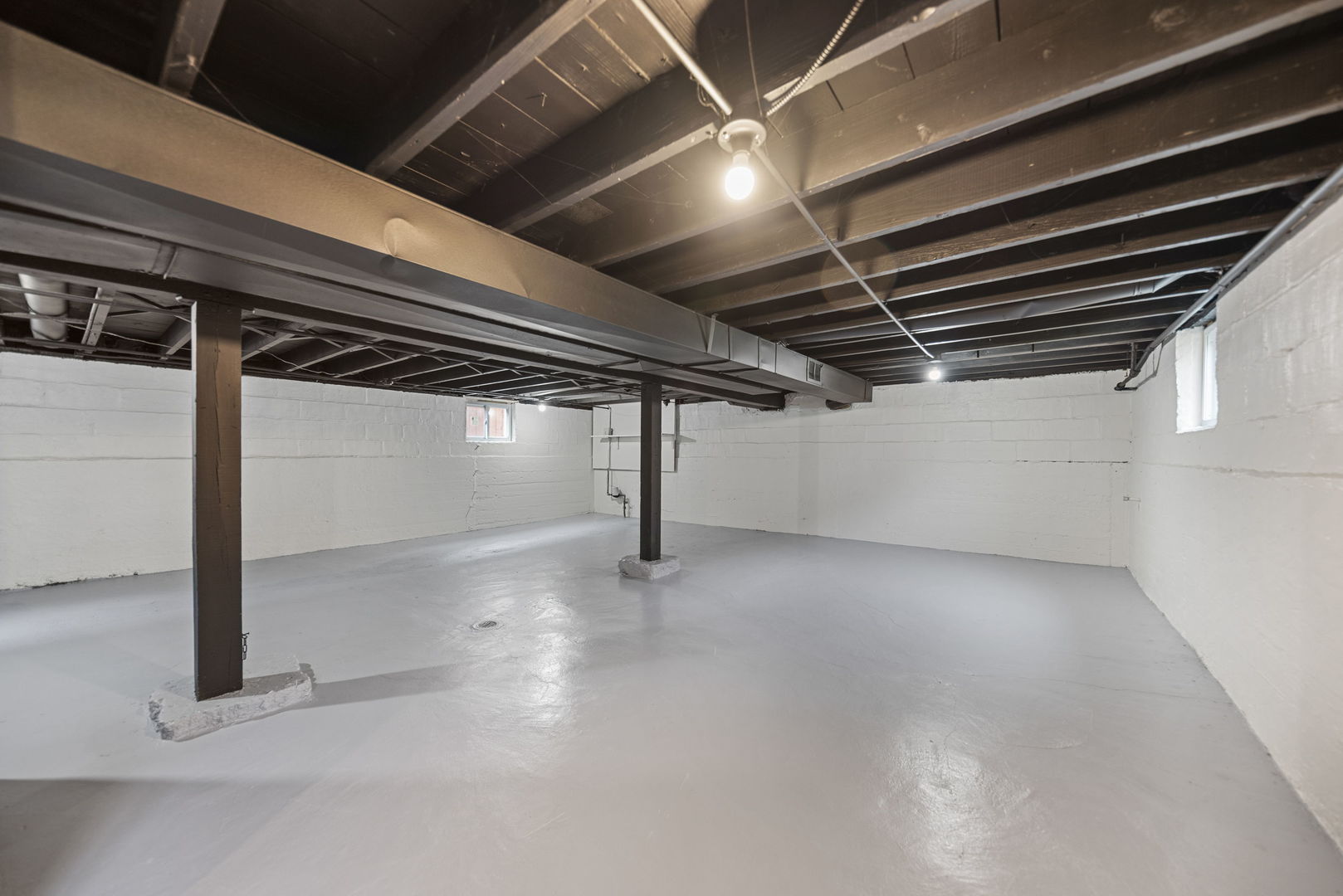 15711 Lowe Avenue, Harvey, IL 60426