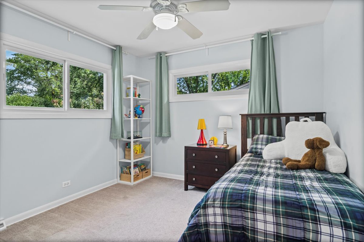 1414 W Grove Street, Arlington Heights, IL 60005