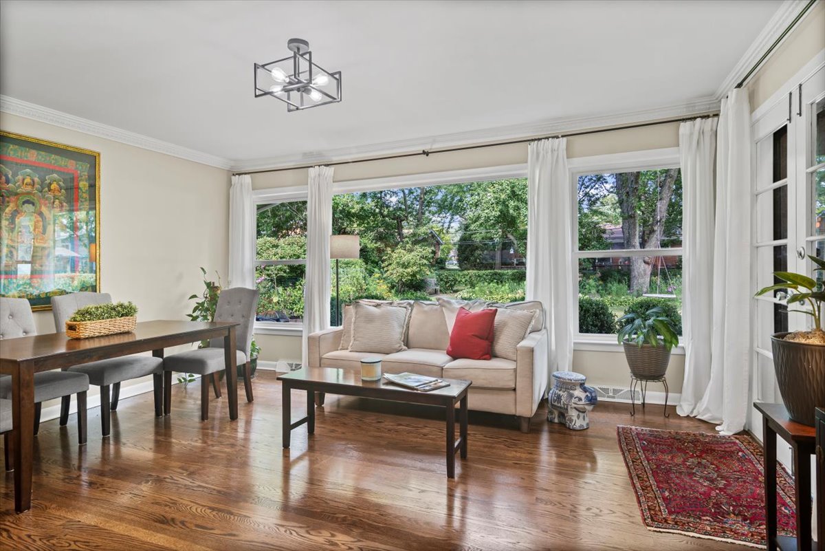 1414 W Grove Street, Arlington Heights, IL 60005
