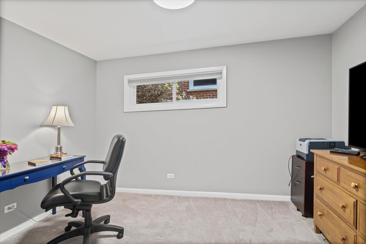 1414 W Grove Street, Arlington Heights, IL 60005