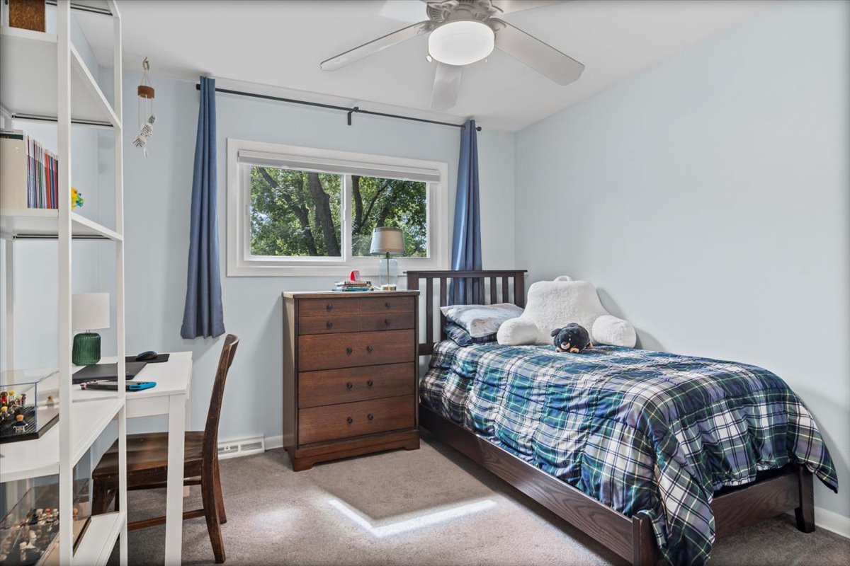 1414 W Grove Street, Arlington Heights, IL 60005