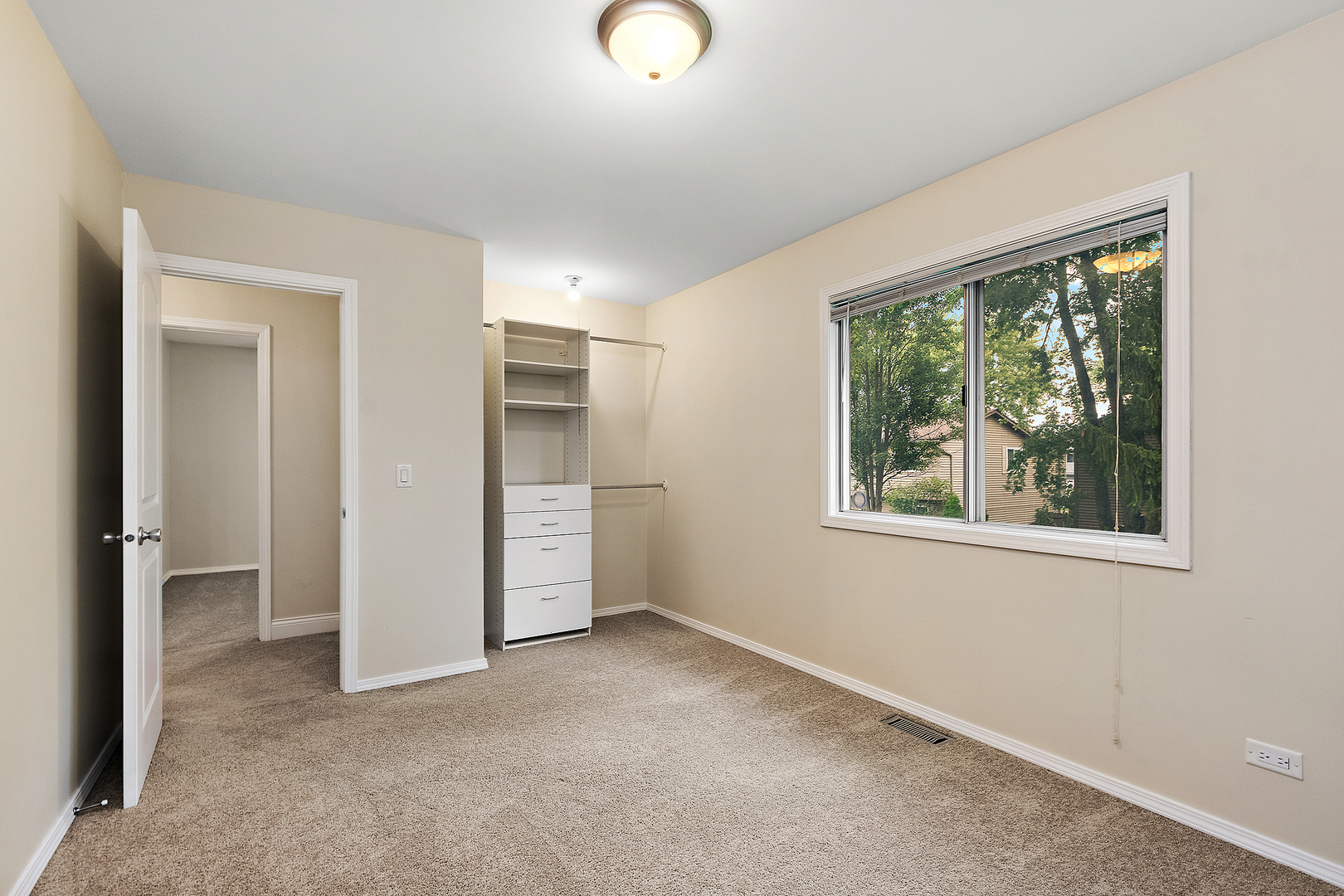320 Thistle Drive, Bolingbrook, IL 60490