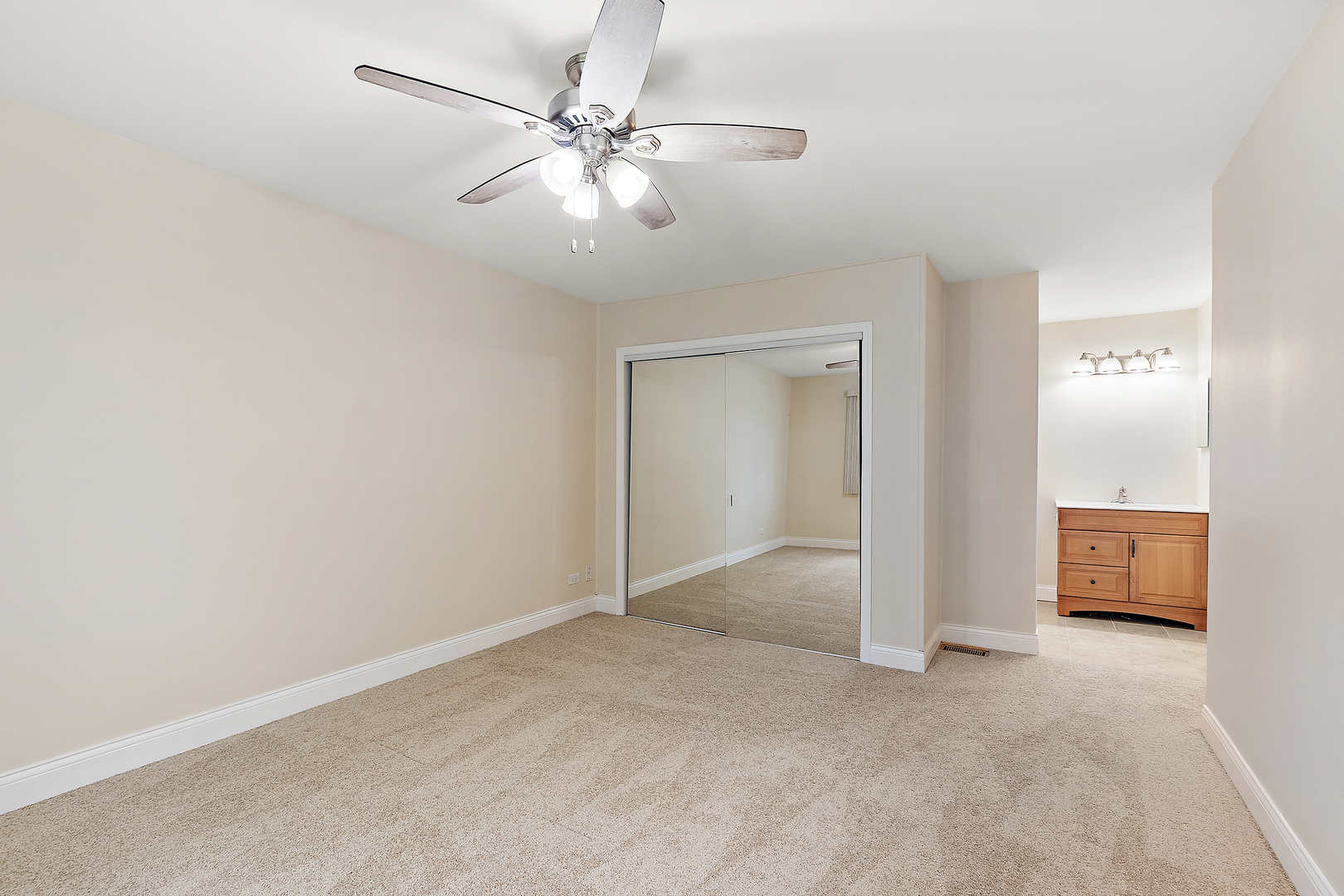 320 Thistle Drive, Bolingbrook, IL 60490