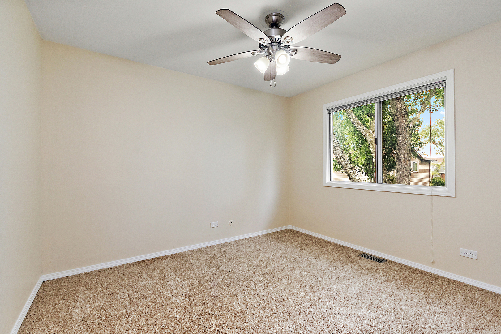 320 Thistle Drive, Bolingbrook, IL 60490