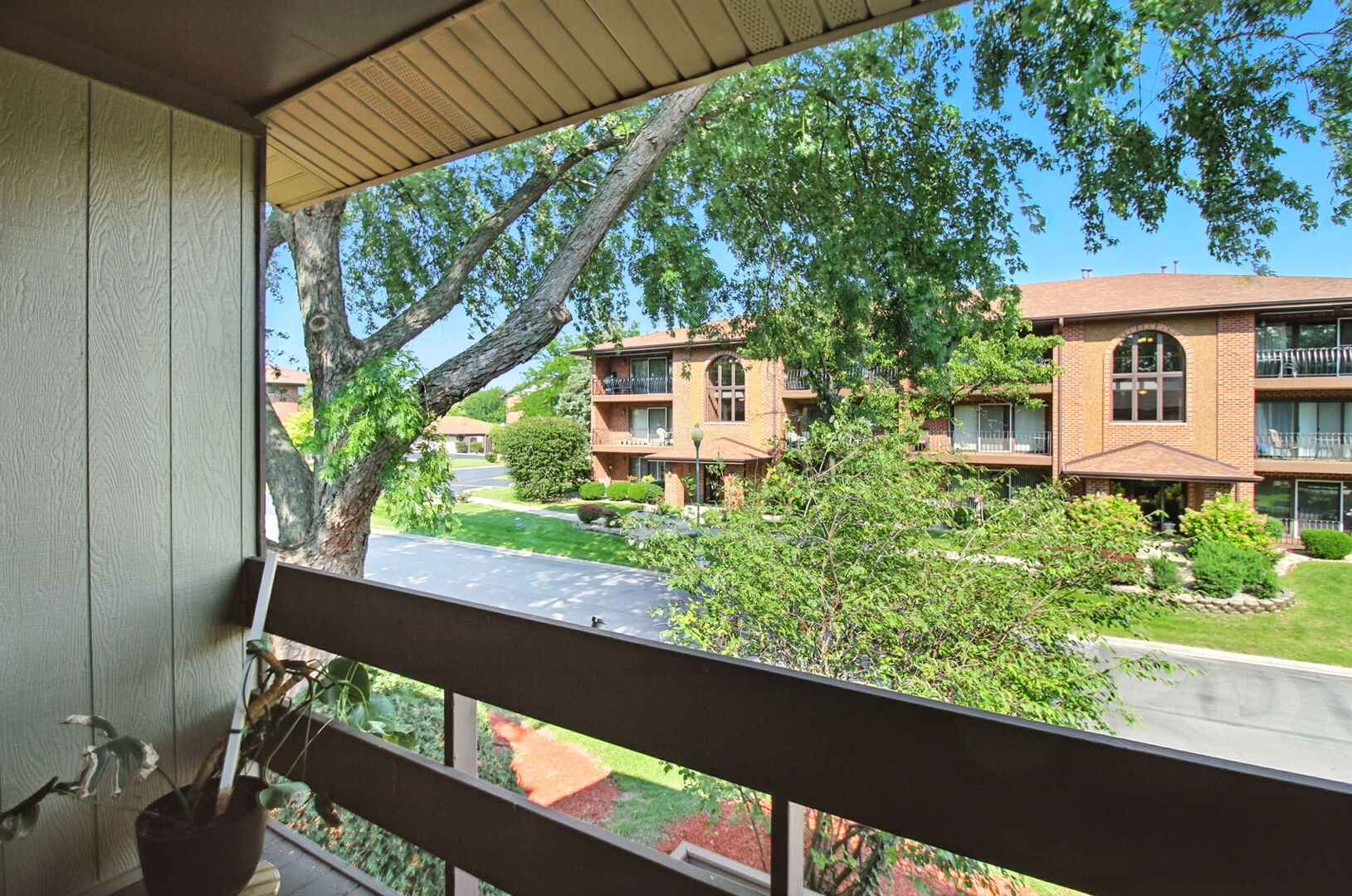 6 W Pebble Court #A, Palos Hills, IL 60465
