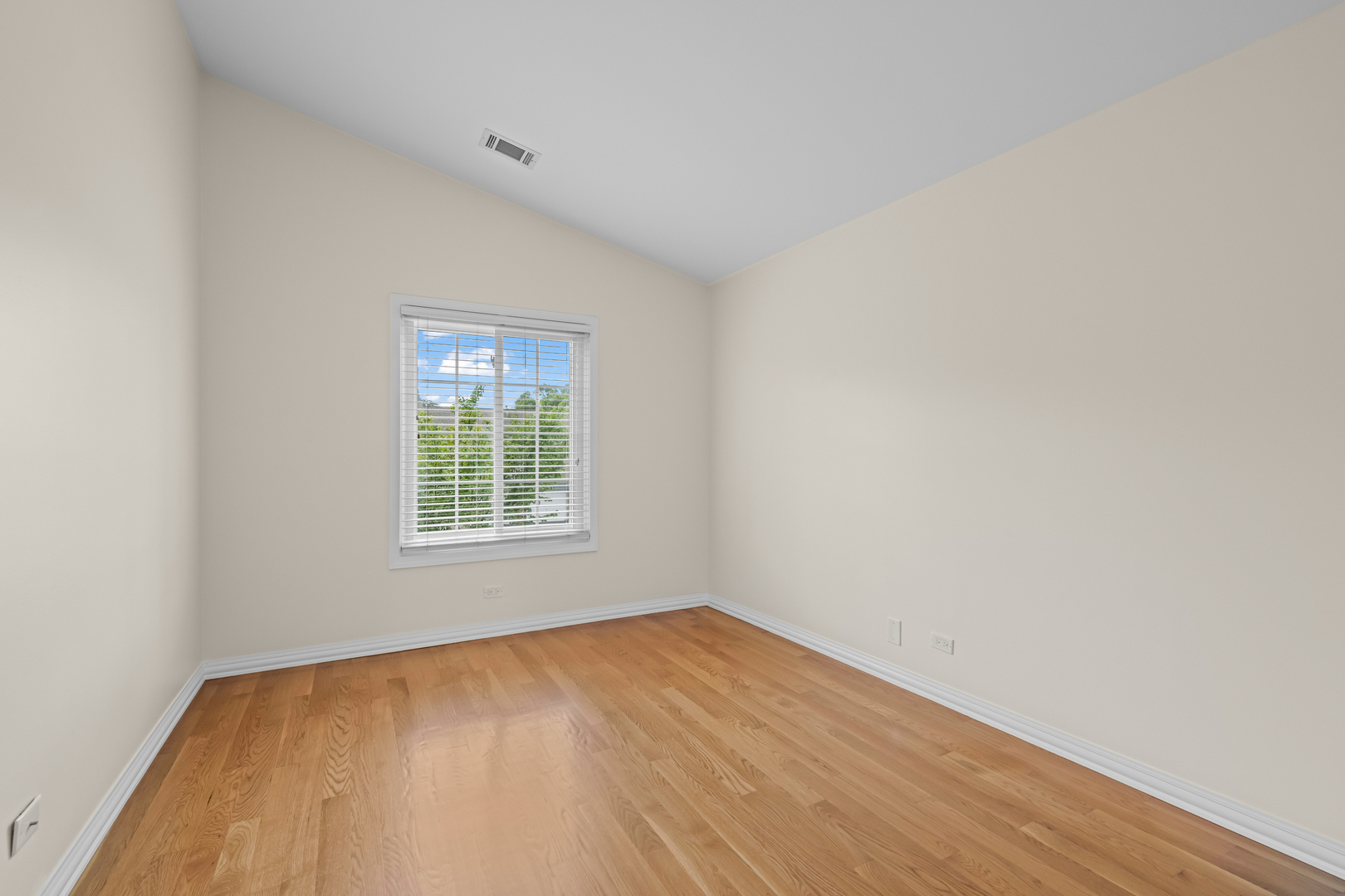 1662 COMMODORE Court #4, Schaumburg, IL 60193