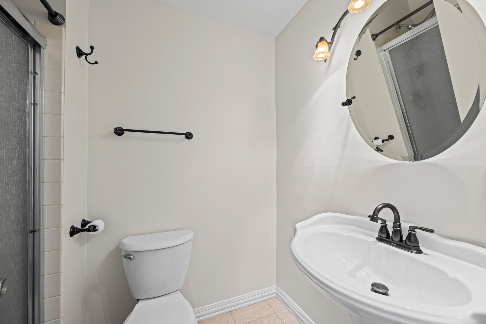 1662 COMMODORE Court #4, Schaumburg, IL 60193