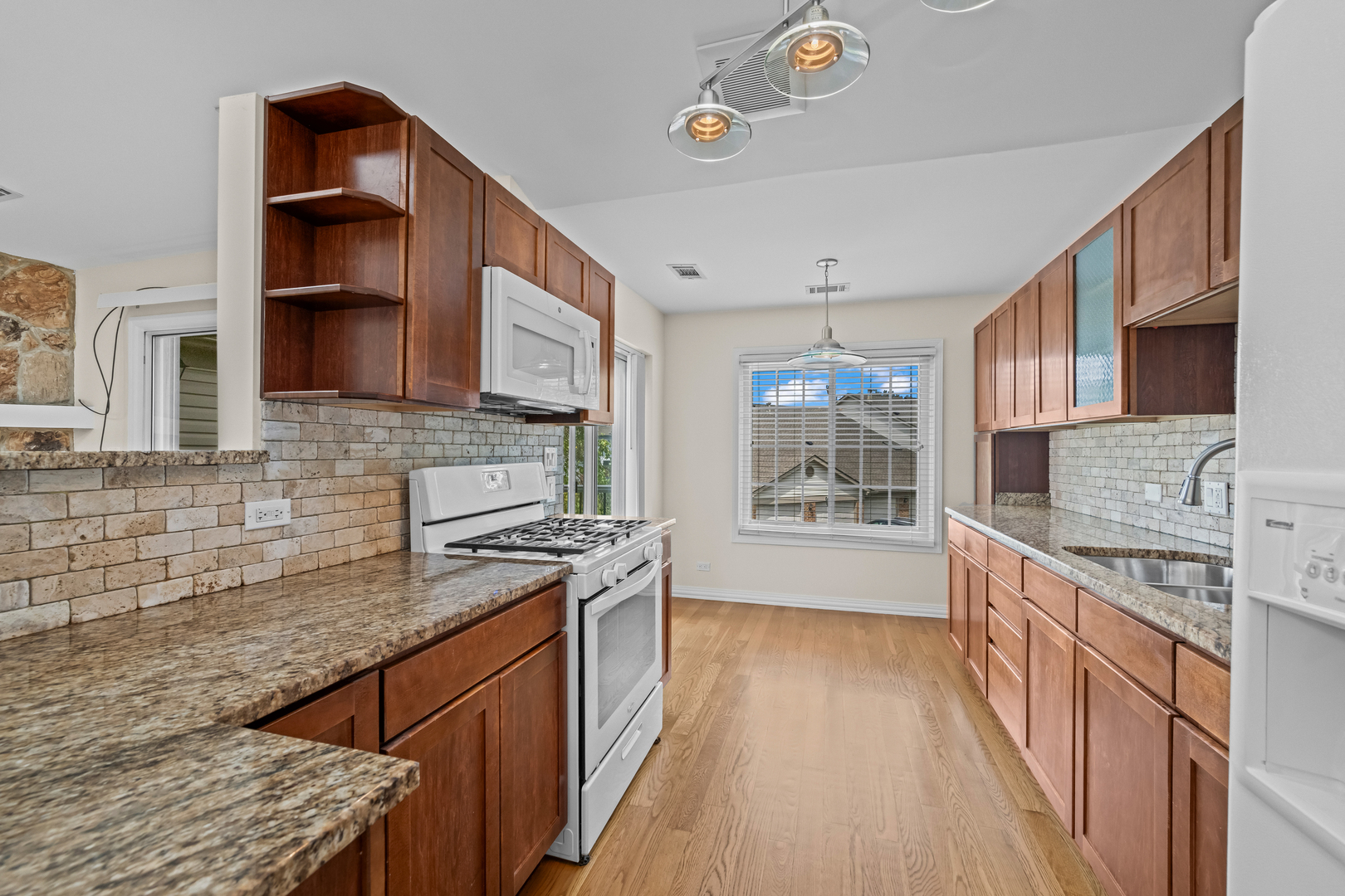 1662 COMMODORE Court #4, Schaumburg, IL 60193