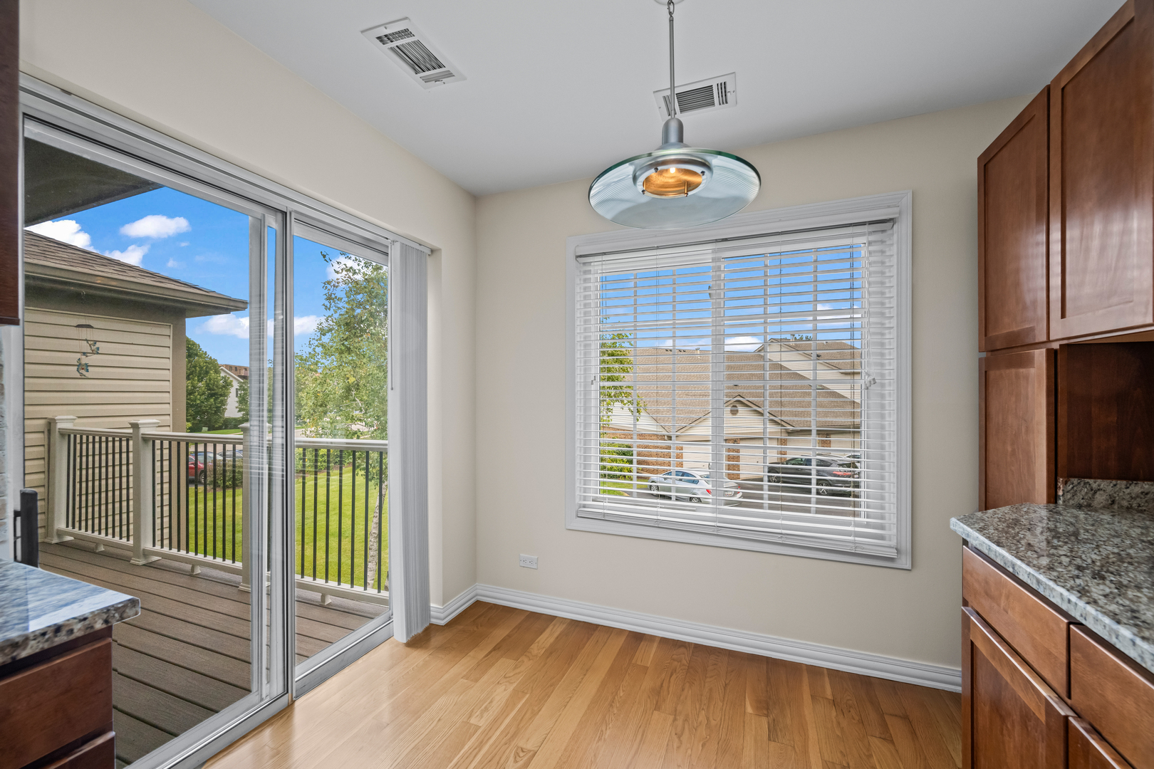 1662 COMMODORE Court #4, Schaumburg, IL 60193