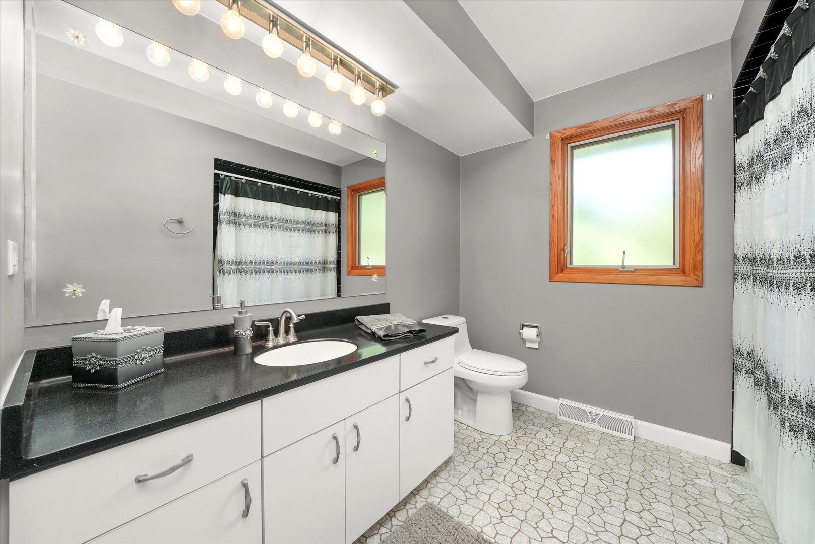 14216 Clearview Drive, Orland Park, IL 60462