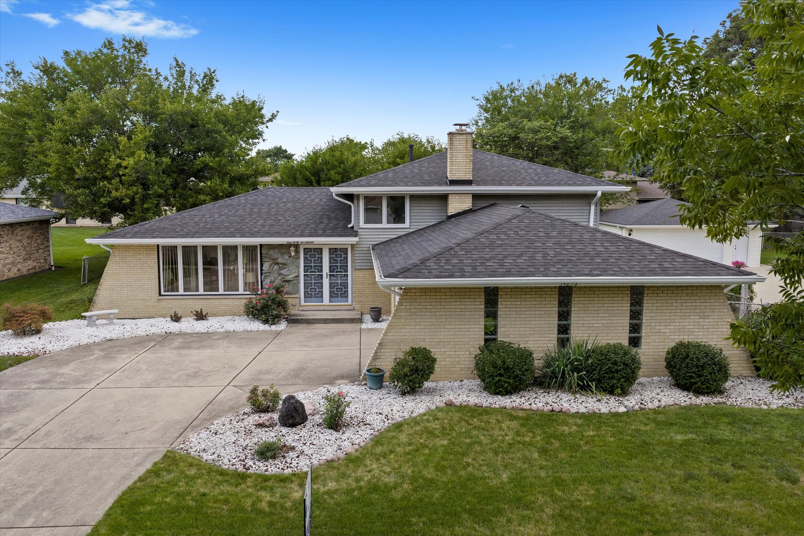14216 Clearview Drive, Orland Park, IL 60462