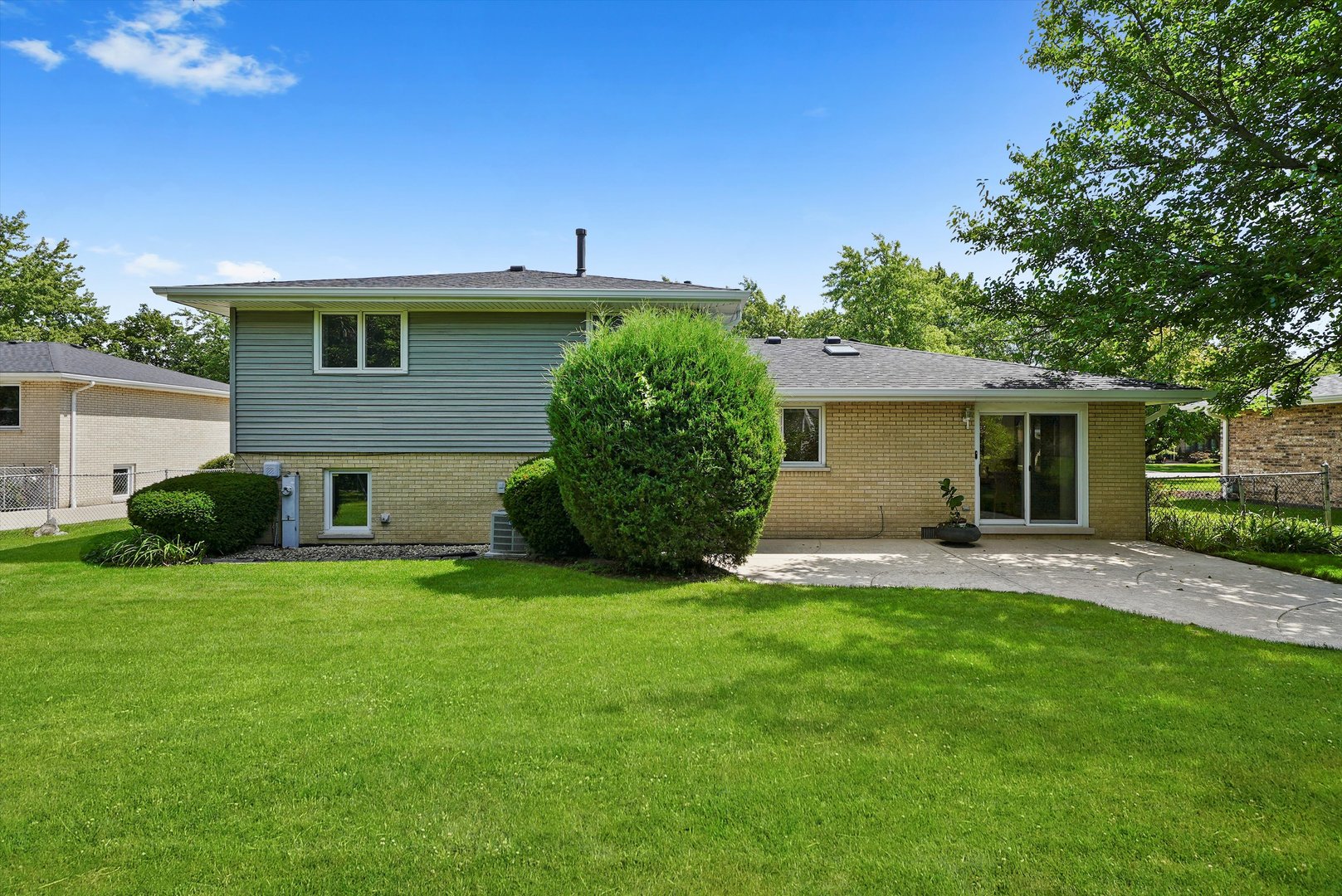 14216 Clearview Drive, Orland Park, IL 60462