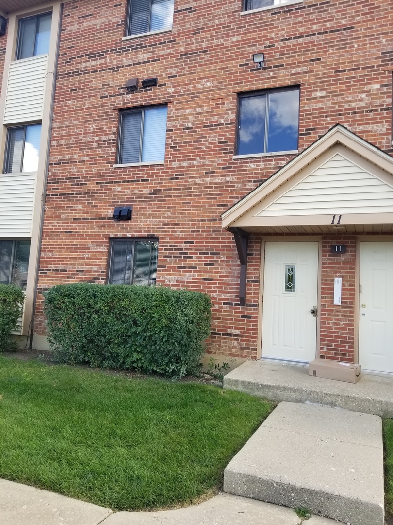 11 Parkside Court #6, Vernon Hills, IL 60061