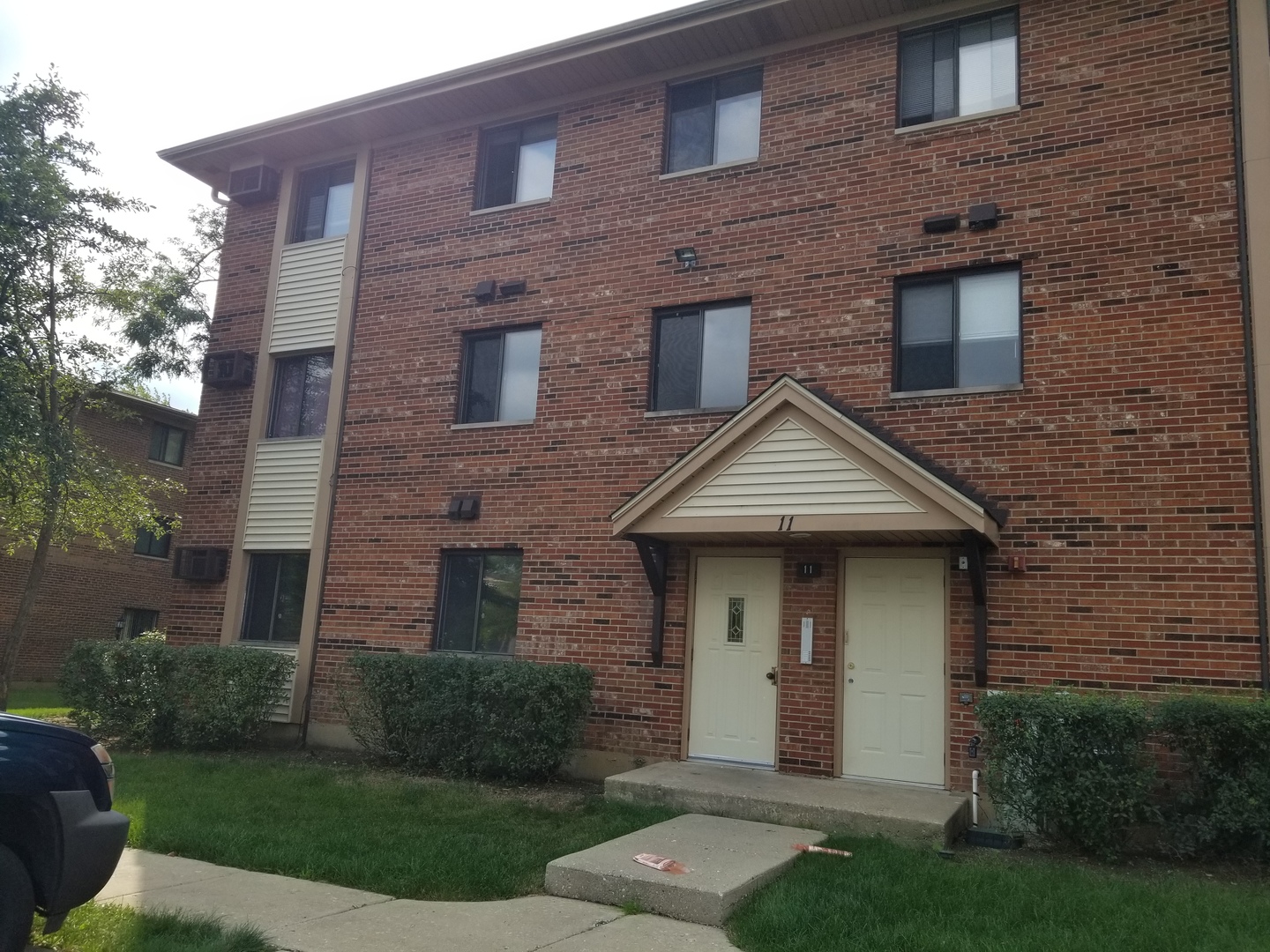 11 Parkside Court #6, Vernon Hills, IL 60061