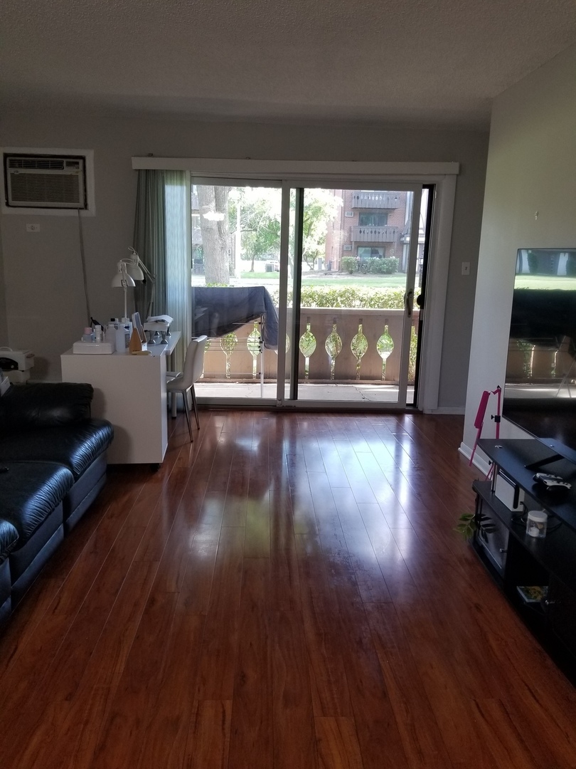 11 Parkside Court #6, Vernon Hills, IL 60061